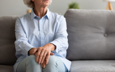 Solitude des personnes aînées : un sondage révélateur